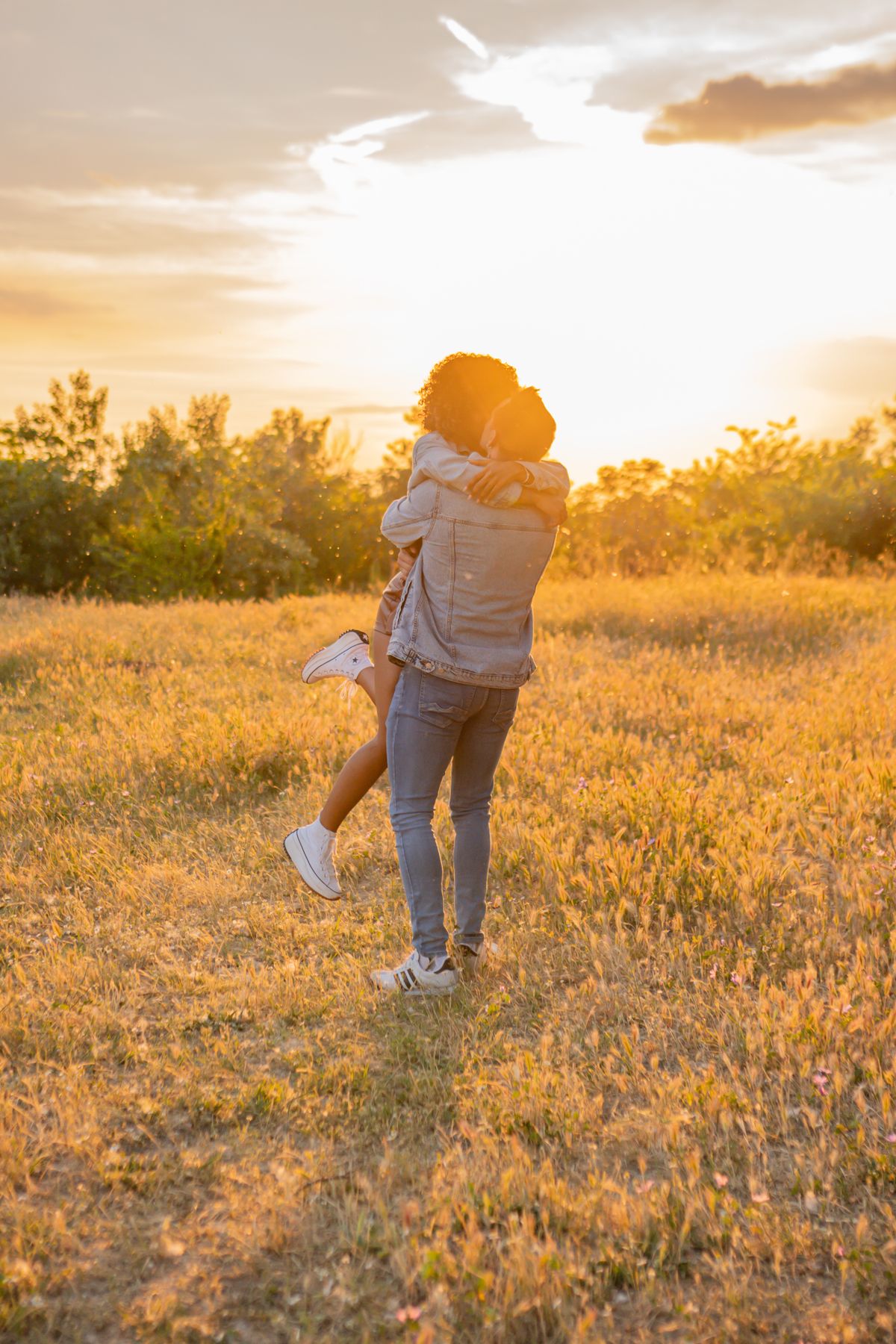 Séance photo couple en Provence au coucher du soleil