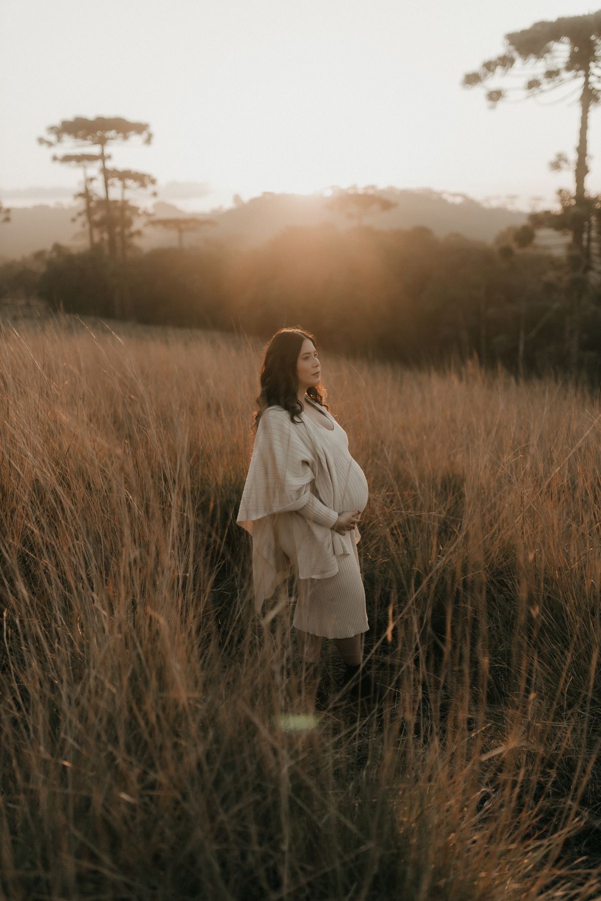 Séance photo grossesse au golden hour en Provence